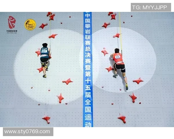 成都攀岩队战术之争引发热议攀岩爱好者的不同声音与观点分析